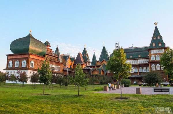Деревянный дворец царя Алексея Михайловича в Коломенском 