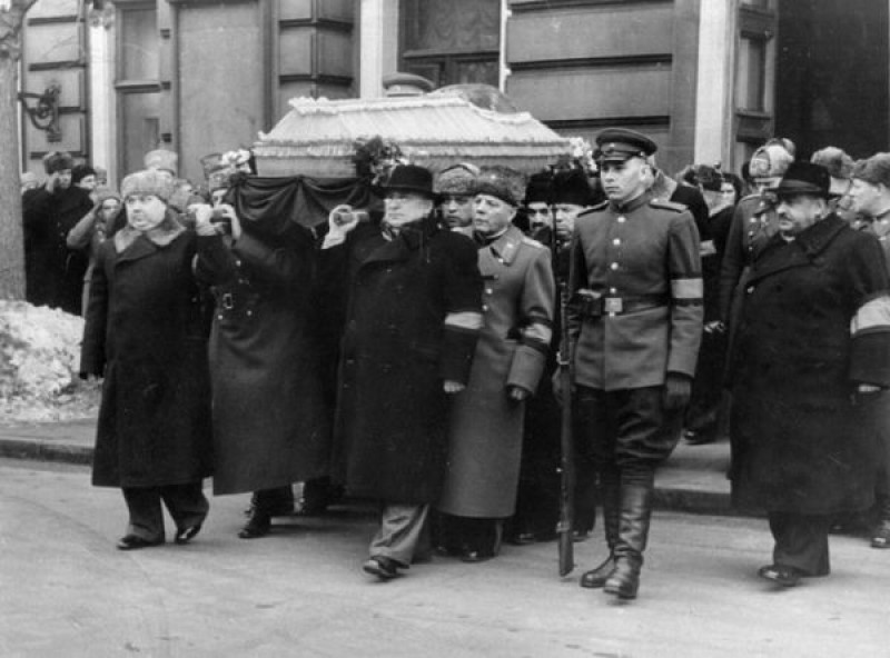 Какая трагедия случилась во время похорон Сталина