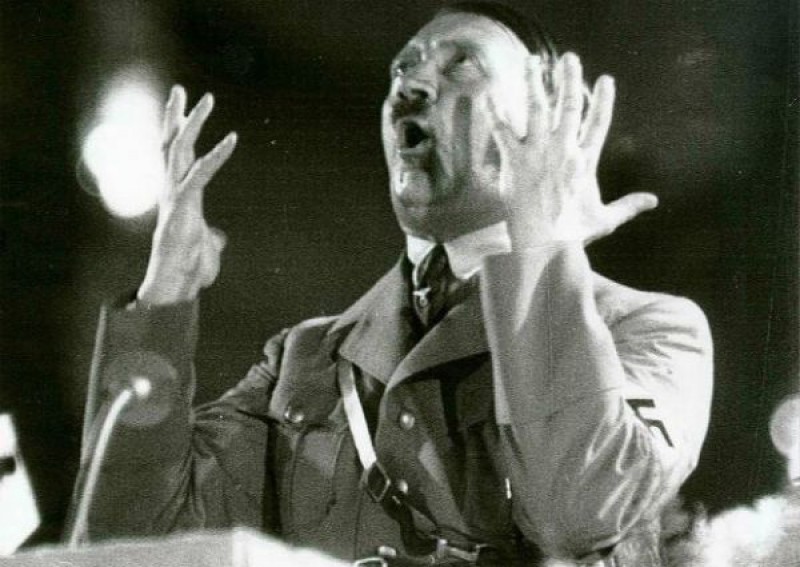 Тактика «выжженной земли» в Германии: зачем Гитлер хотел уничтожить немцев