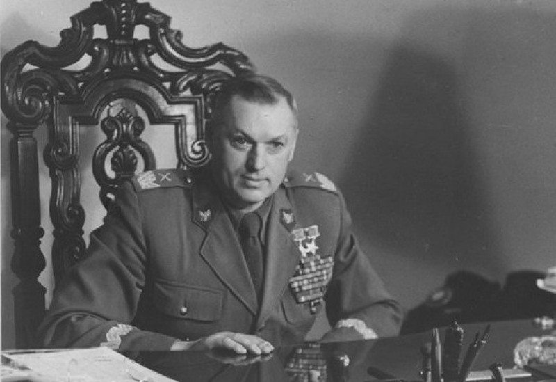Почему Рокоссовский просил Сталина передать Польше территории Германии