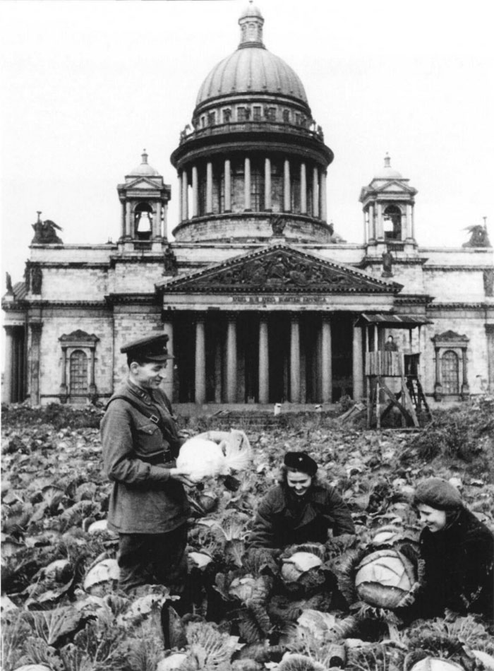 Исакий во время блокады Ленинграда