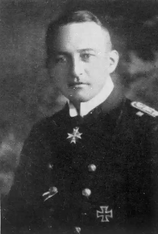 Последний рейс и гибель Лузитании, командир немецкой подводной лодки U-20 Вальтер Швигер