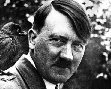 Какой своей болезни очень стыдился Адольф Гитлер