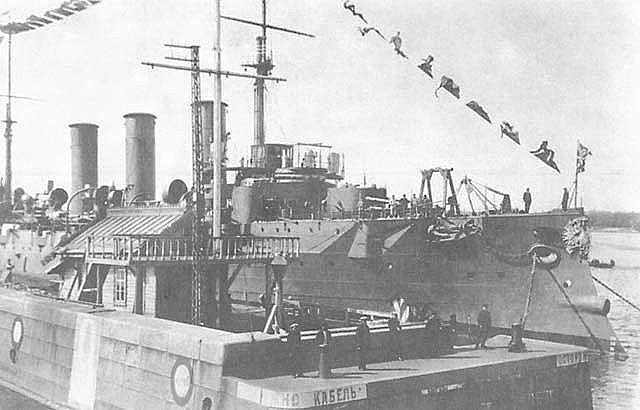 После постройки «Богатырь» переведён на Дальний Восток в состав Тихоокеанской эскадры российского Императорского флота и был включён в состав Владивостокского отряда крейсеров.